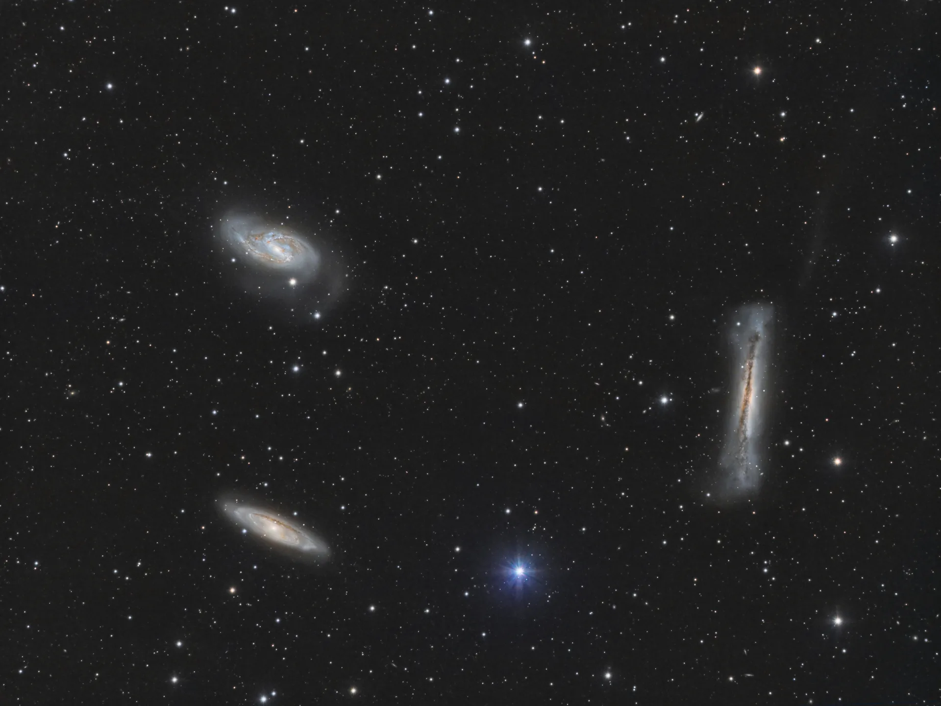 Triplet du lion (M65, M66 et NGC 3628)
