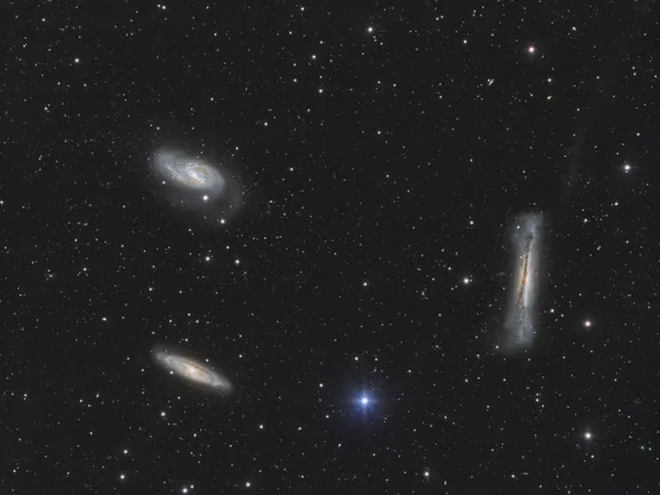 Triplet du lion (M65, M66 et NGC 3628)