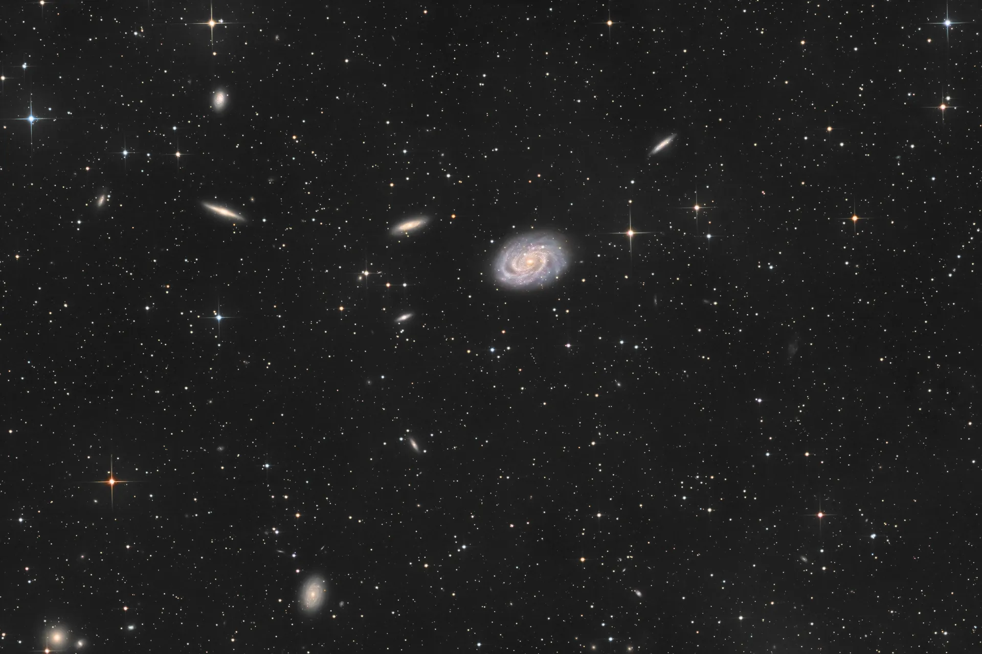 Galaxie NGC 4603 and Friends